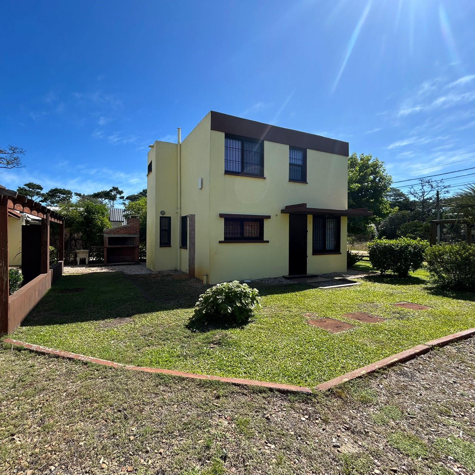 Inmobiliaria Costa Azul vende 3 casas en la serena.