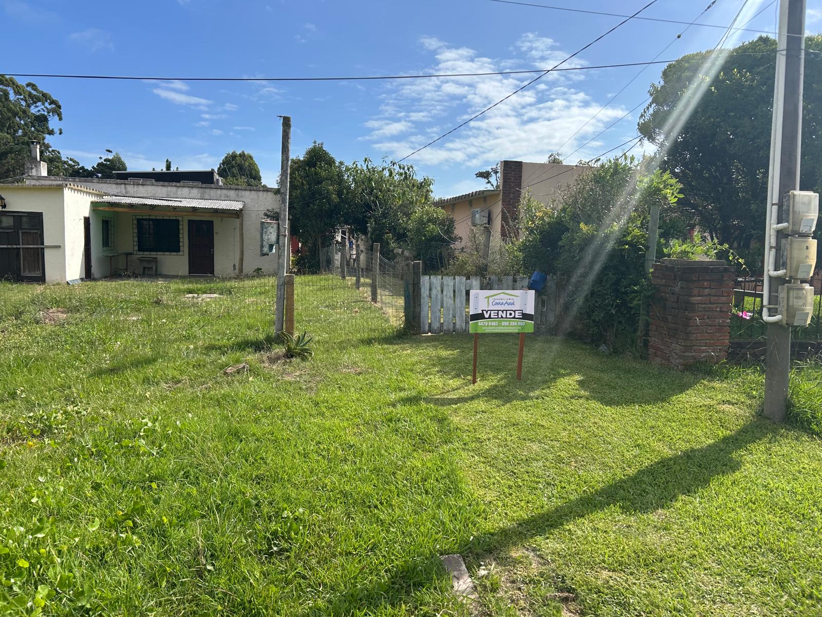 Se vende casa en barrio parque a metros de parada 20
